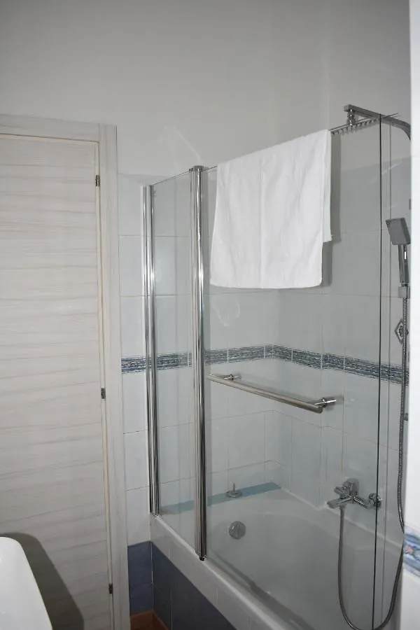 Casa Vacanze Oikia - Room Orchidea Naples Apartment